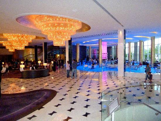 Fontainebleau Miami Beach — Photo 3