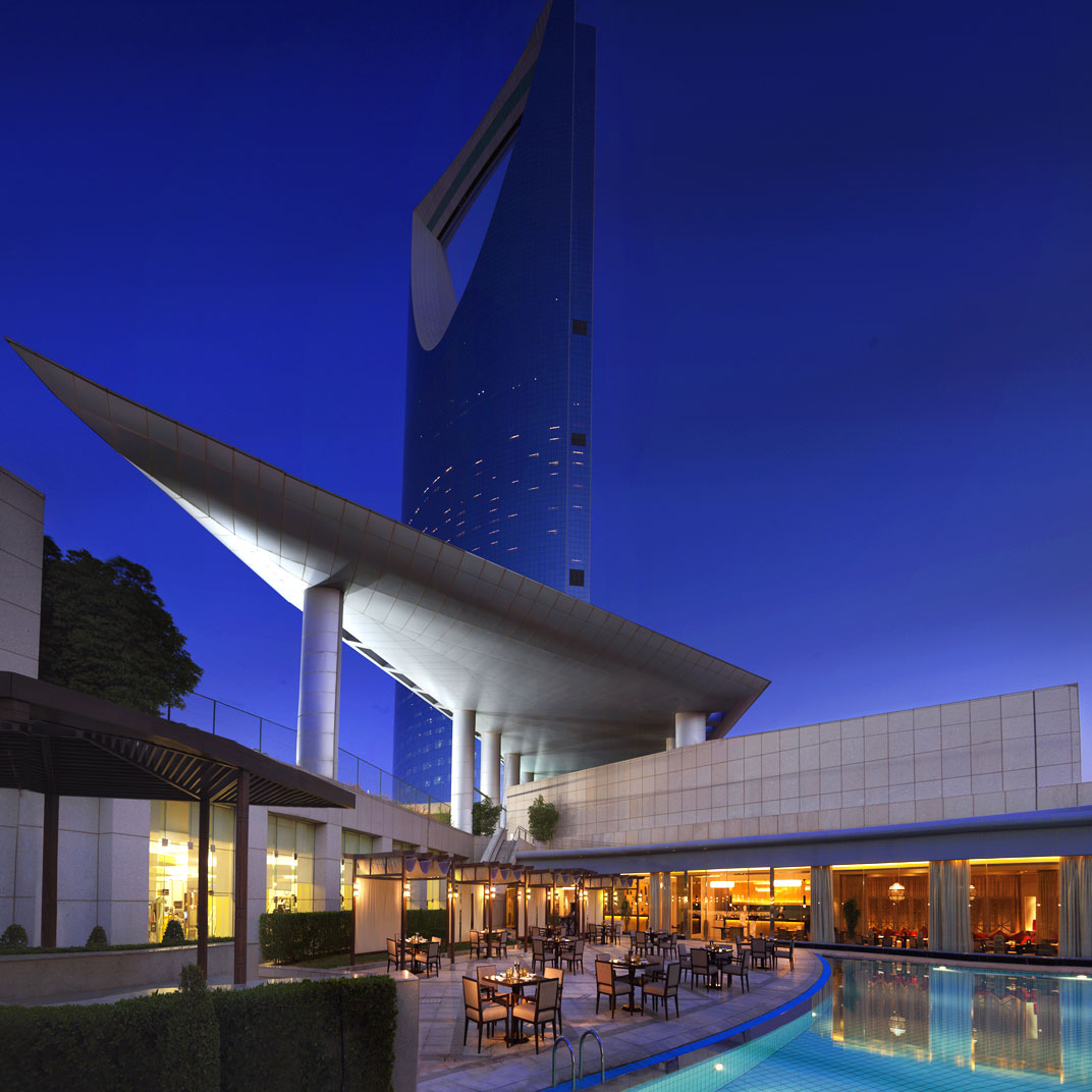 Four Seasons Hotel Riyadh — Photo 2