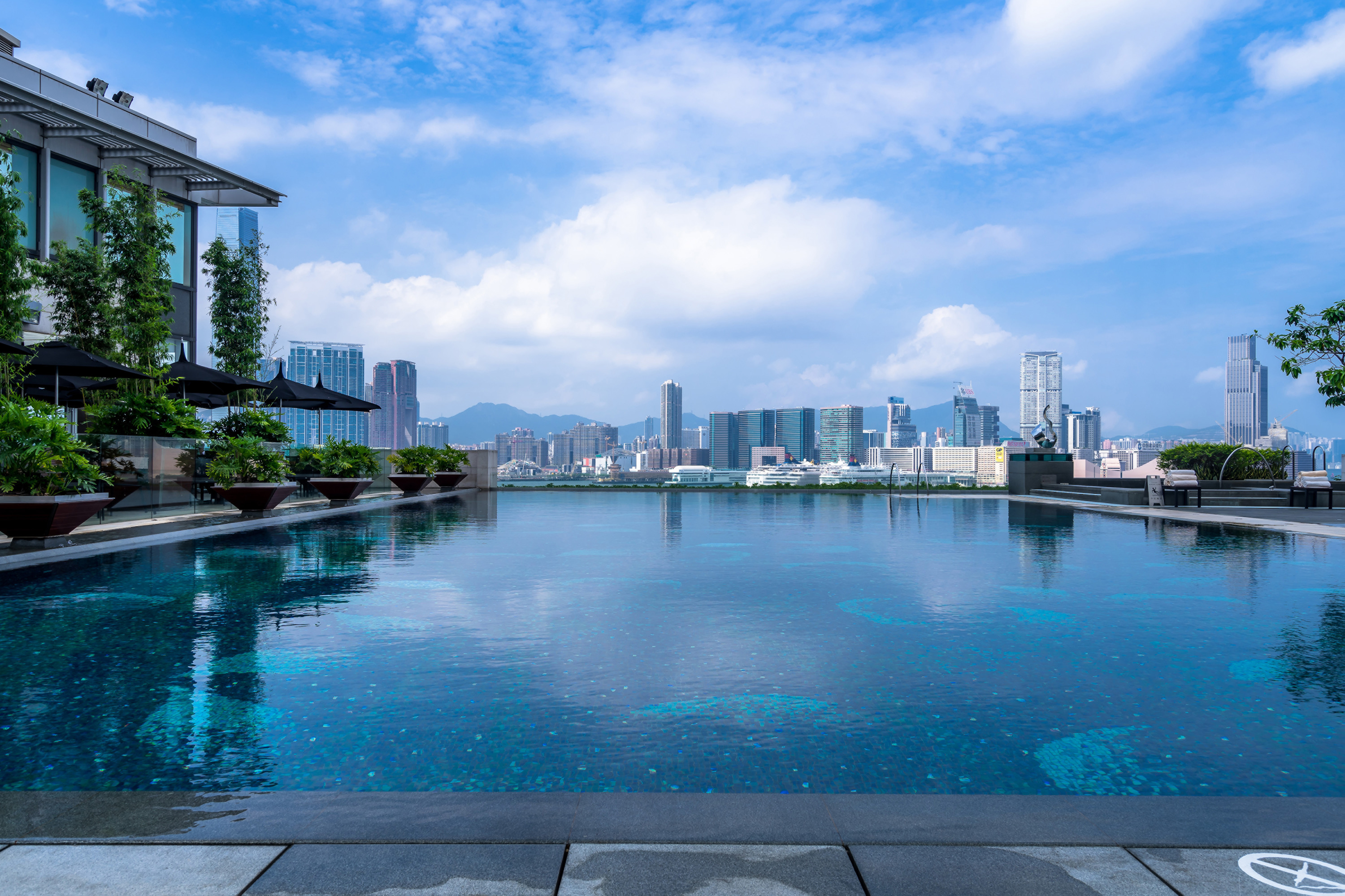 Four Seasons Hotel Hong Kong — Photo 2