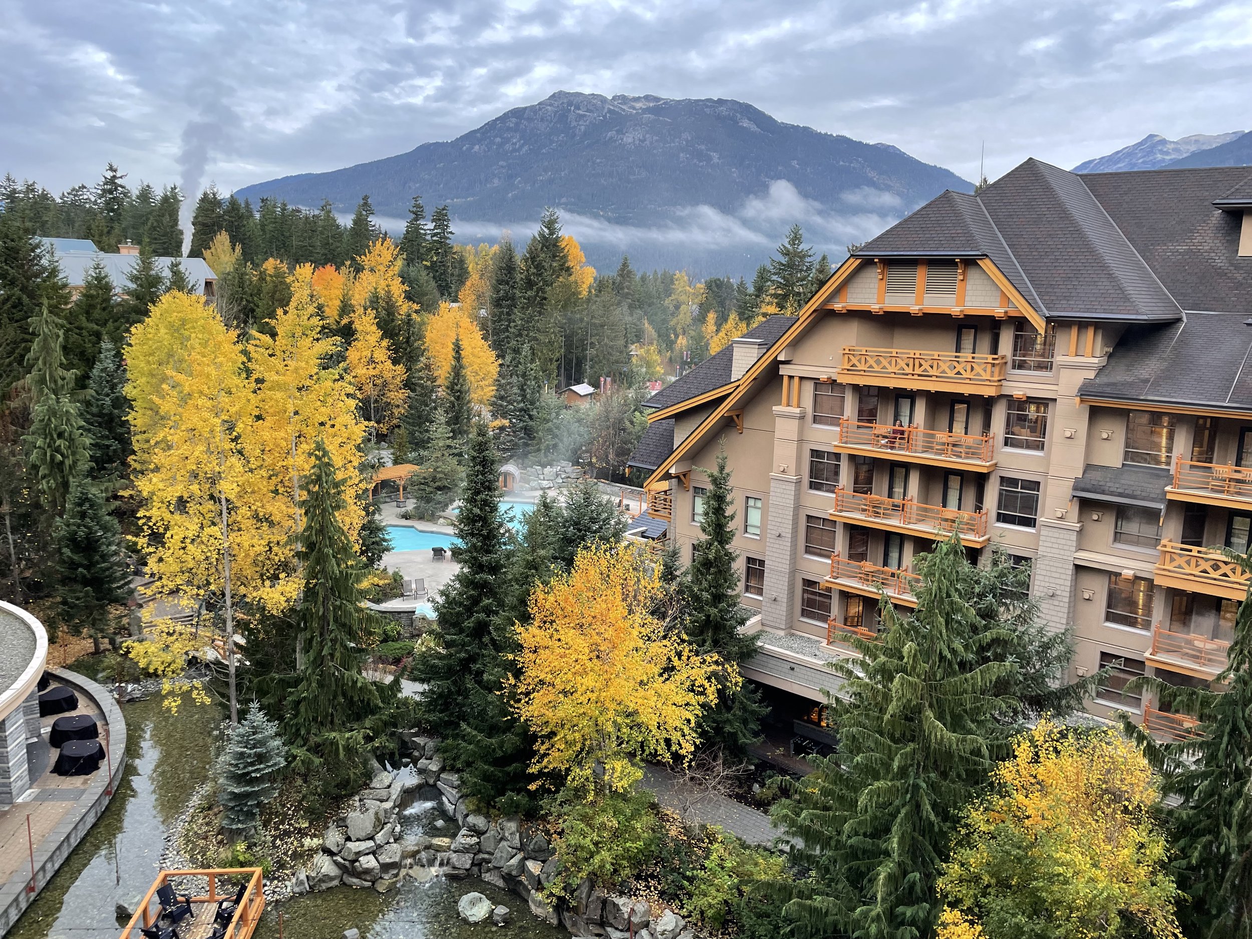 Four Seasons Whistler — Photo 3