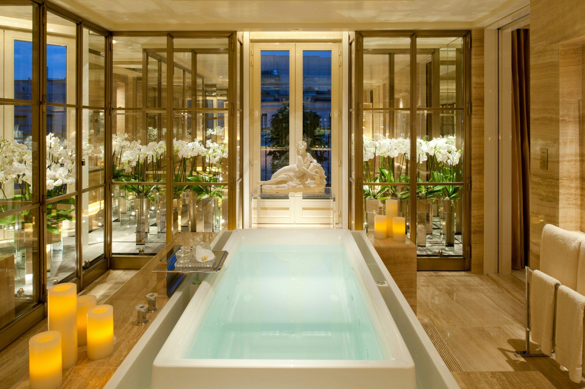 Four Seasons Hotel George V Paris — Photo 3