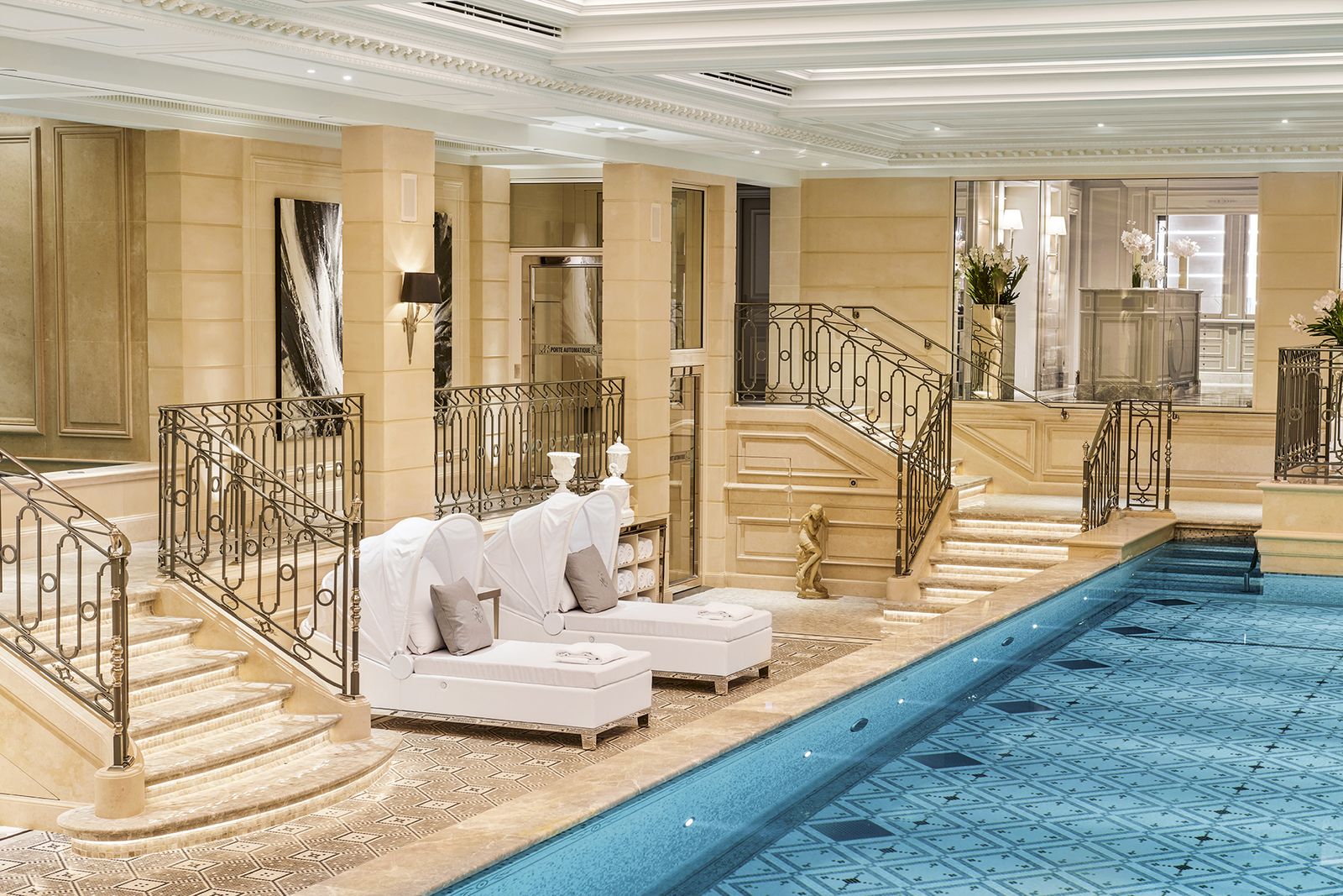 Four Seasons Hotel George V Paris — Photo 4