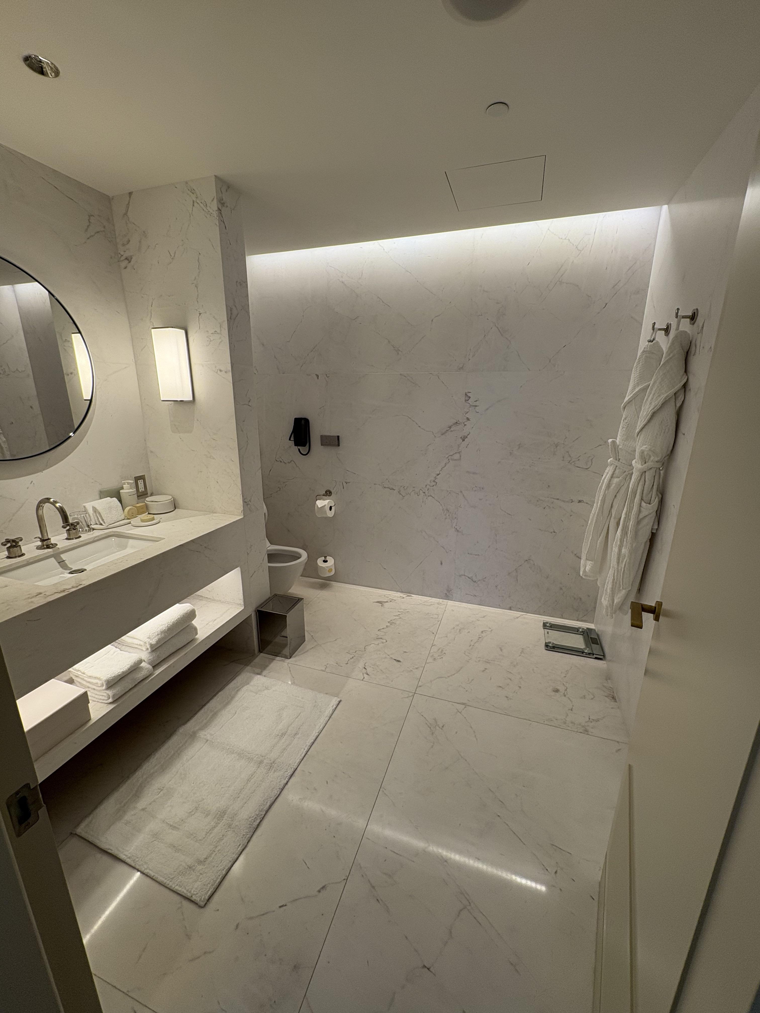 The Surf Club Four Seasons Miami — Photo 2